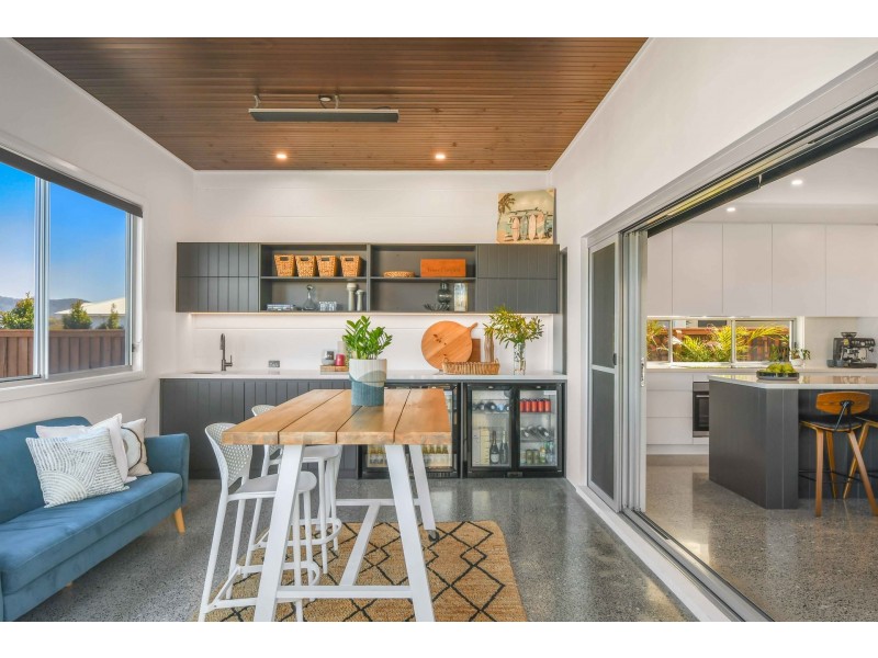 18 Waterside Way, Lake Cathie NSW 2445