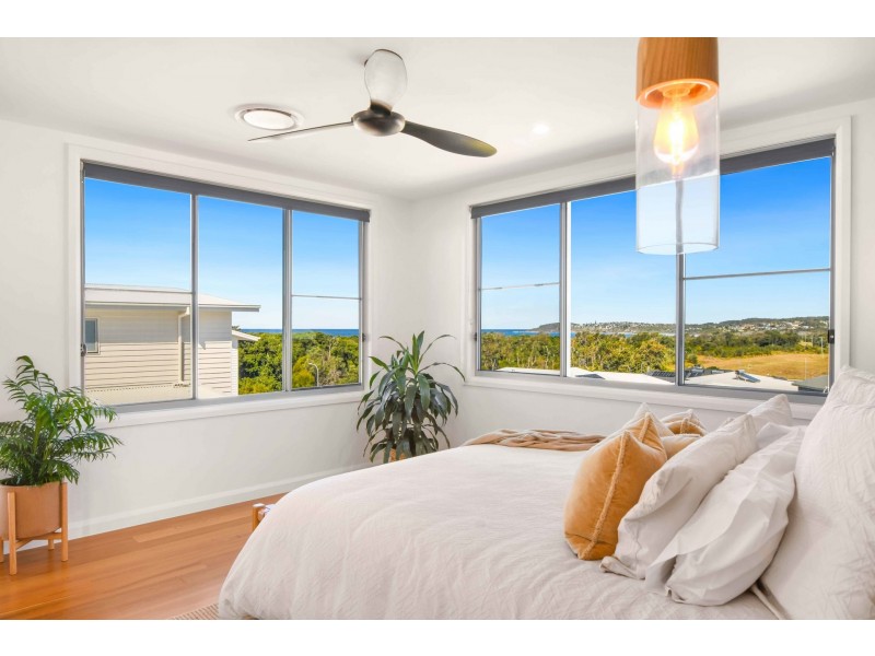 18 Waterside Way, Lake Cathie NSW 2445