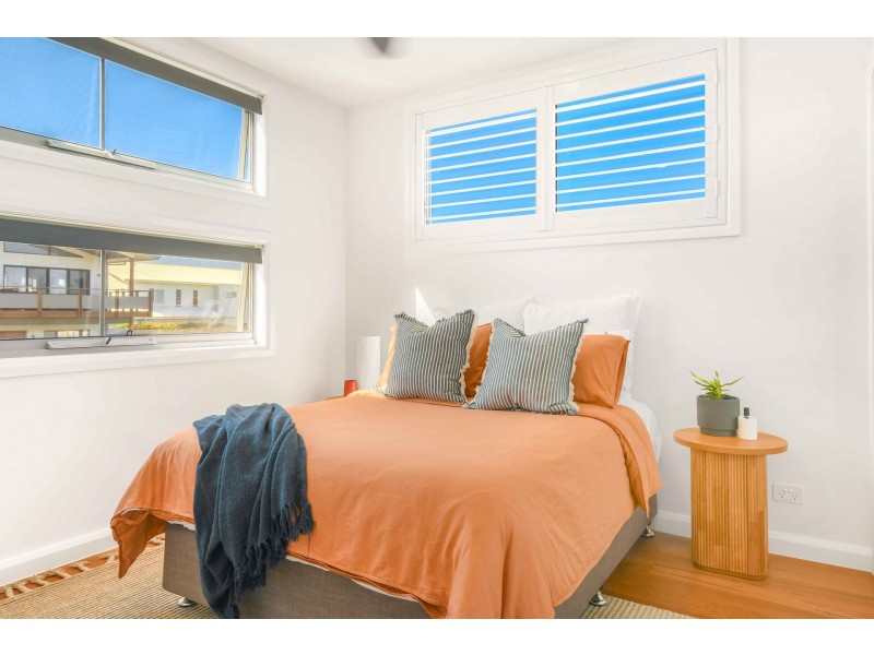 18 Waterside Way, Lake Cathie NSW 2445