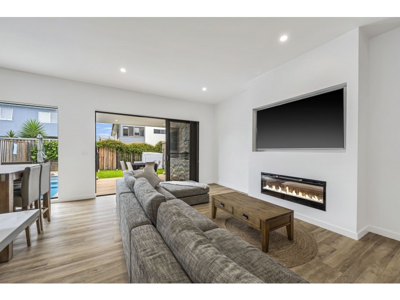 12B Marine Parade, Lake Cathie NSW 2445