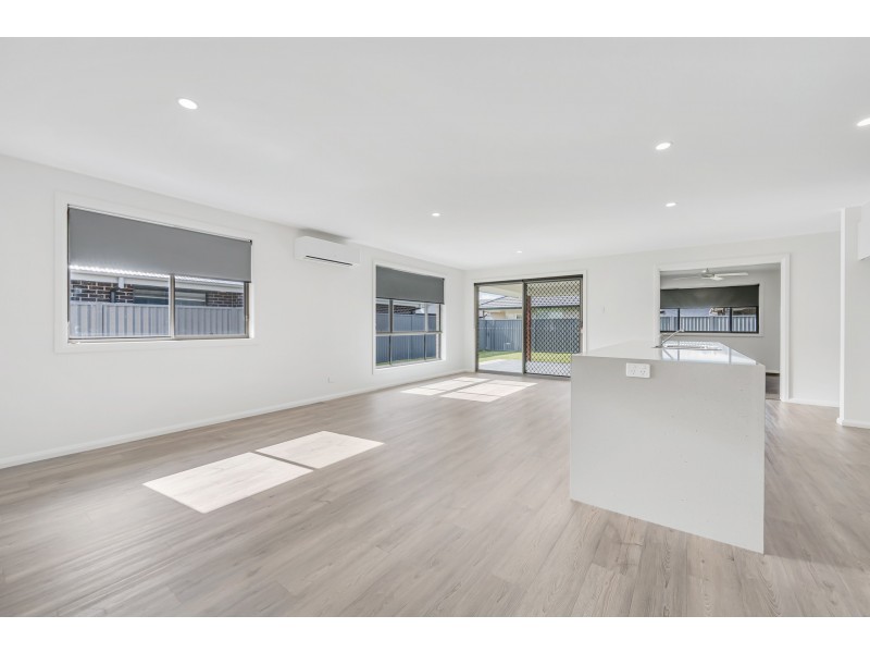 7 Lancet Avenue, Thrumster NSW 2444