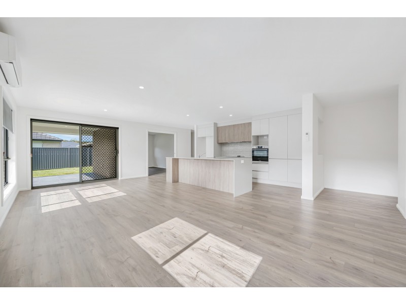 7 Lancet Avenue, Thrumster NSW 2444