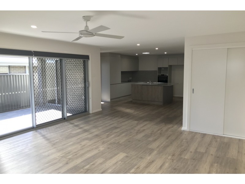 66 Sovereign Drive, Thrumster NSW 2444