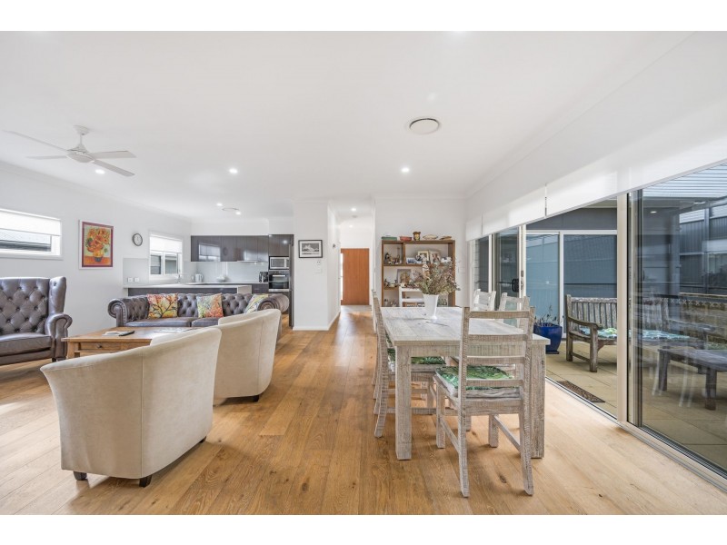 169 Arctic Street, Lake Cathie NSW 2445