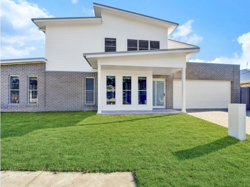 2 Amity Crescent, Thrumster NSW 2444