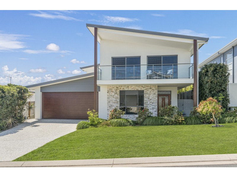 9 Waterside Way, Lake Cathie NSW 2445