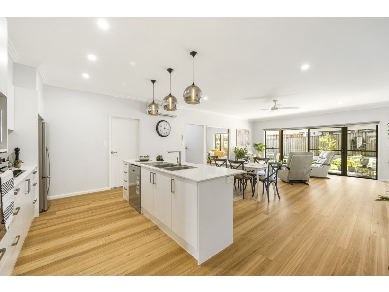 9 Waterside Way, Lake Cathie NSW 2445