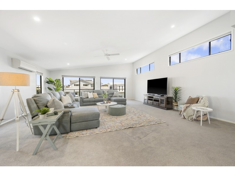 9 Waterside Way, Lake Cathie NSW 2445