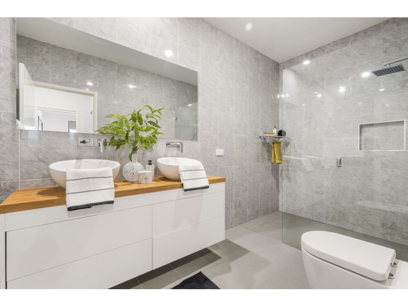 9 Waterside Way, Lake Cathie NSW 2445