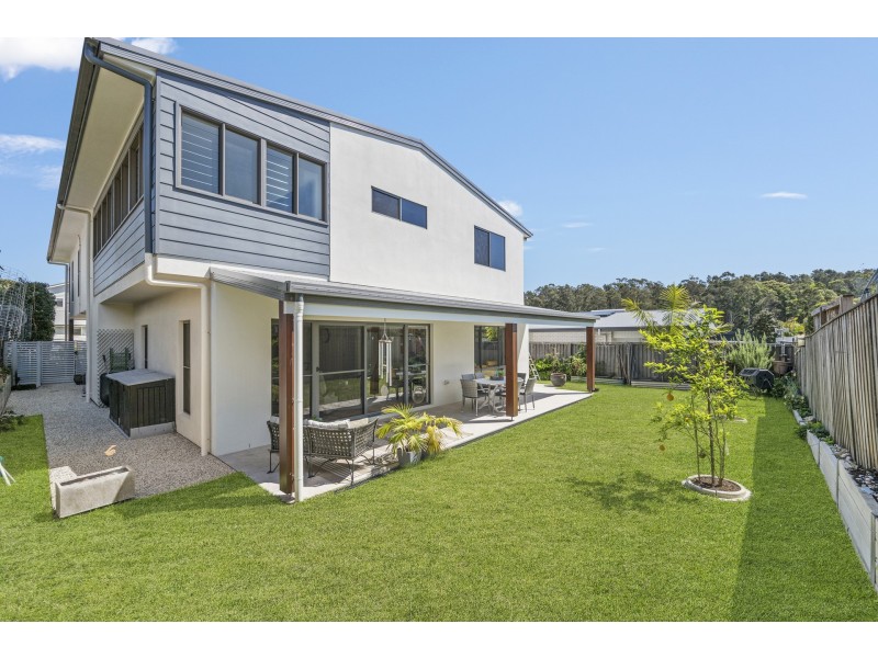 9 Waterside Way, Lake Cathie NSW 2445