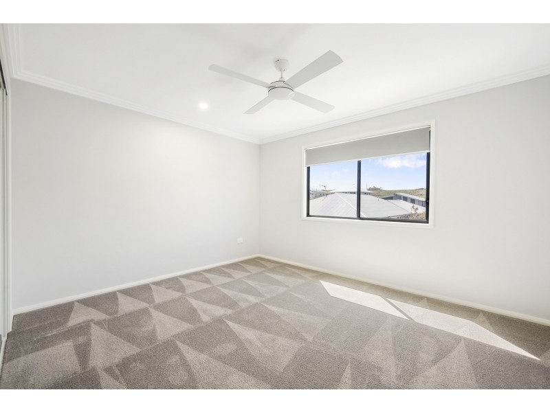 9 Waterside Way, Lake Cathie NSW 2445