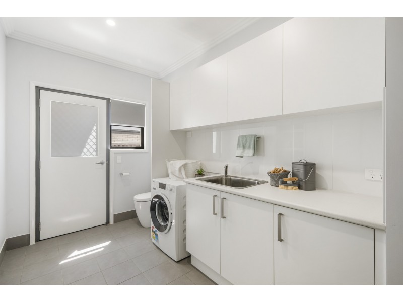 9 Waterside Way, Lake Cathie NSW 2445