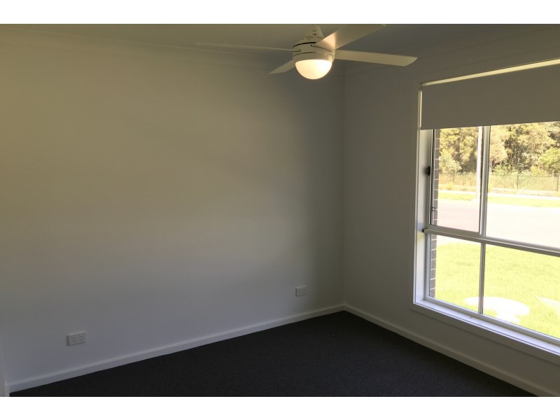 121 Neave Way, Thrumster NSW 2444