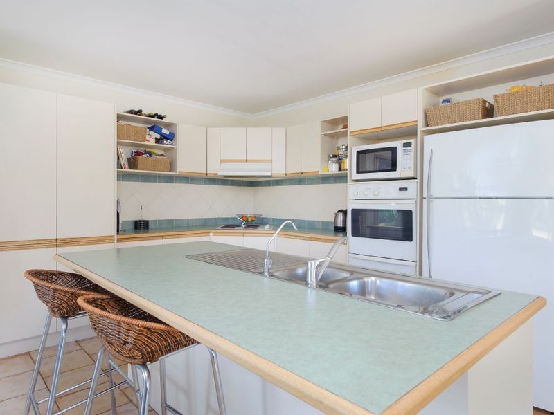 4 Grevillea Court, Lake Cathie NSW 2445