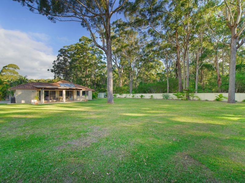 4 Grevillea Court, Lake Cathie NSW 2445