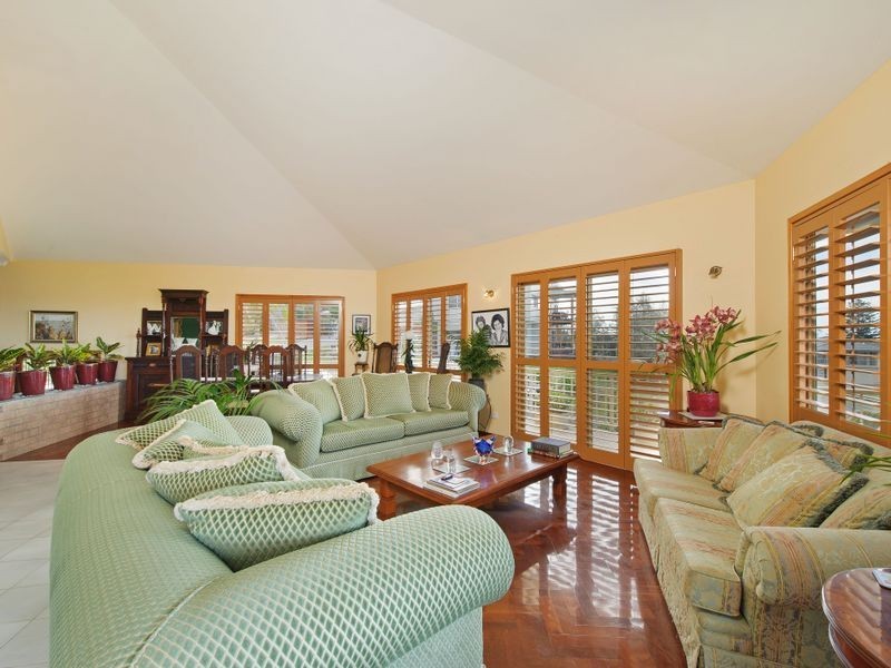 15 Orana Drive, Lake Cathie NSW 2445