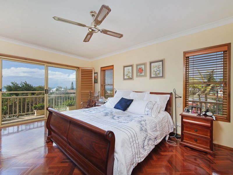 15 Orana Drive, Lake Cathie NSW 2445