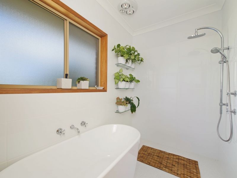 15 Orana Drive, Lake Cathie NSW 2445