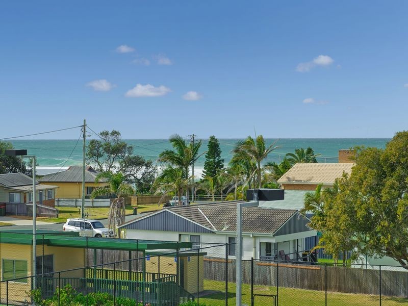 15 Orana Drive, Lake Cathie NSW 2445