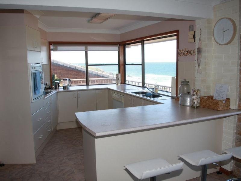 6 Dent Crescent, Port Macquarie NSW 2444