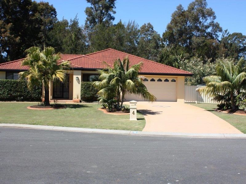 4 Sheoak Place, Lake Cathie NSW 2445