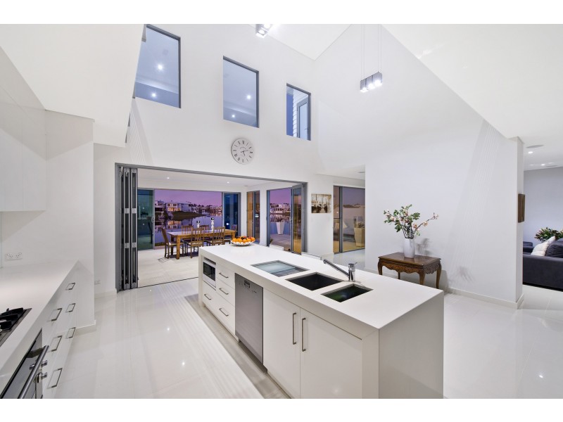 12 The Peninsula, Port Macquarie NSW 2444