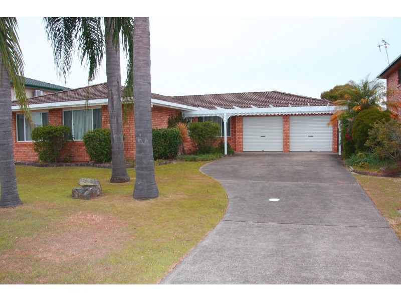 42 Laguna Place, Port Macquarie NSW 2444