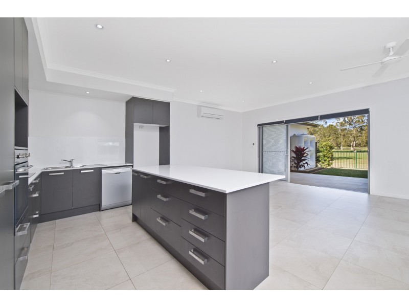 2/27 Diamond Drive, Port Macquarie NSW 2444