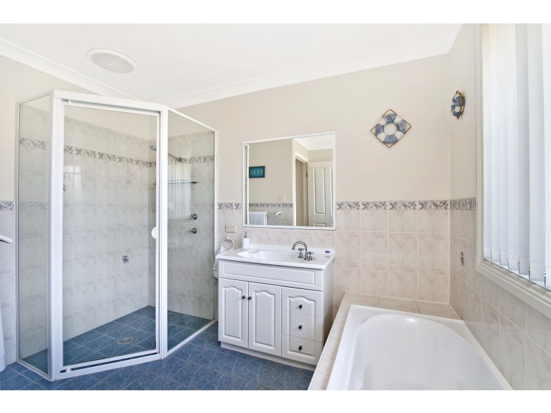 11 Brindabella Way, Port Macquarie NSW 2444