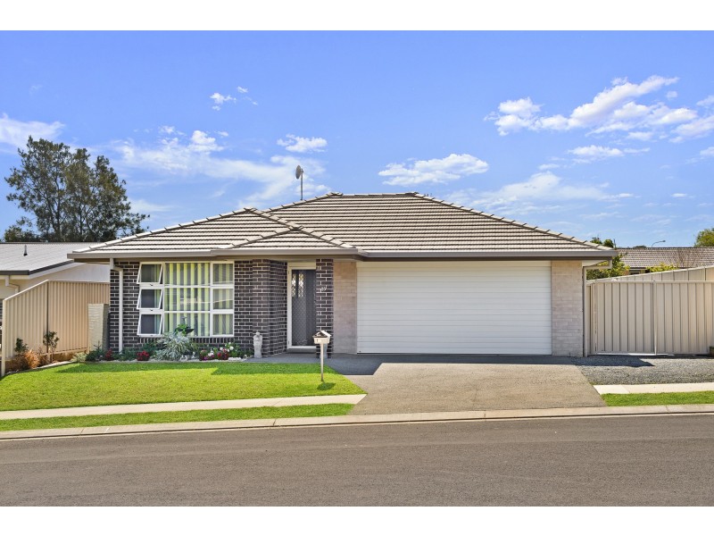 13 Kara Close, Lake Cathie NSW 2445