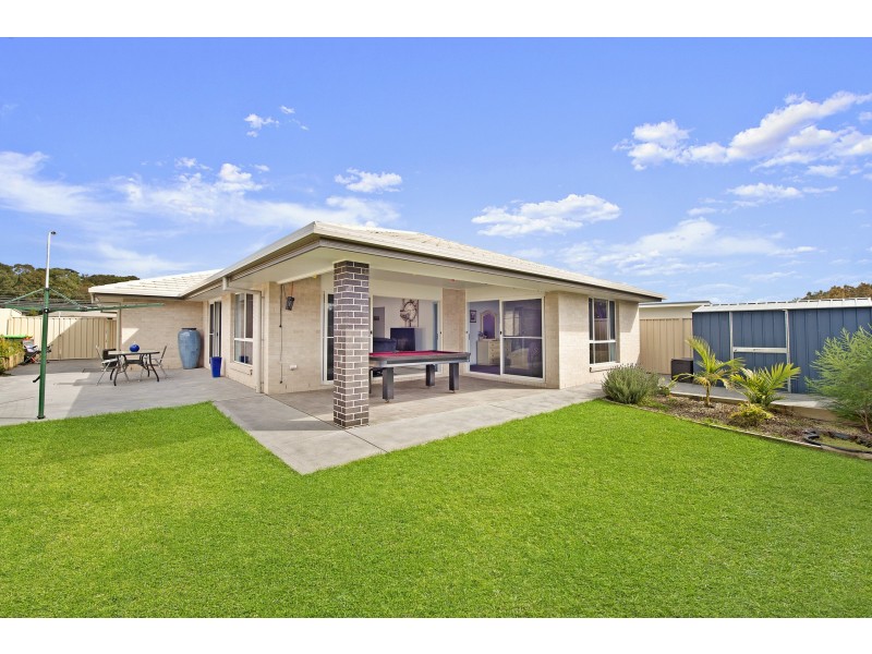 13 Kara Close, Lake Cathie NSW 2445