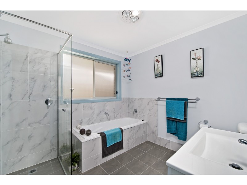 13 Kara Close, Lake Cathie NSW 2445