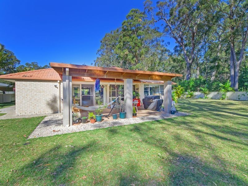 4 Grevillea Court, Lake Cathie NSW 2445