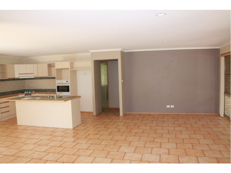 4 Grevillea Court, Lake Cathie NSW 2445