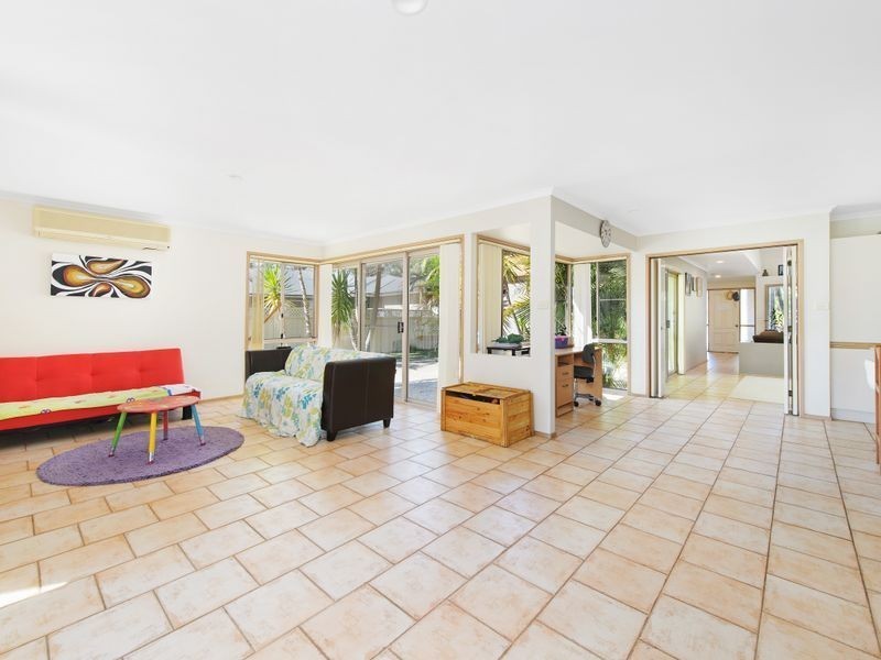 4 Grevillea Court, Lake Cathie NSW 2445