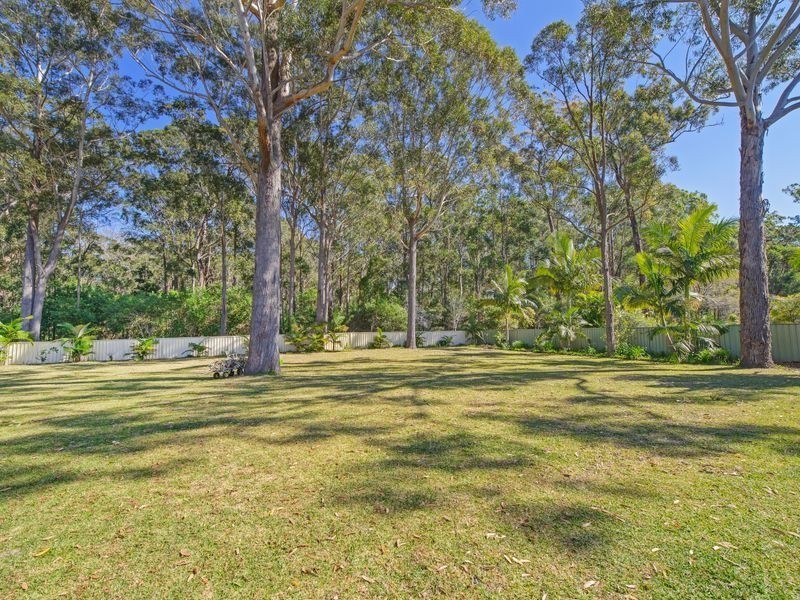 4 Grevillea Court, Lake Cathie NSW 2445