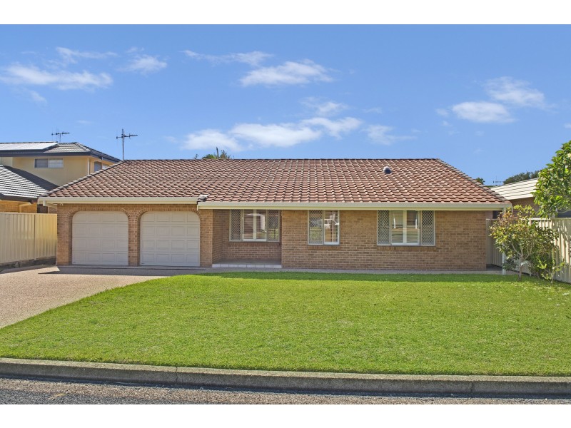 60 Chepana Street, Lake Cathie NSW 2445