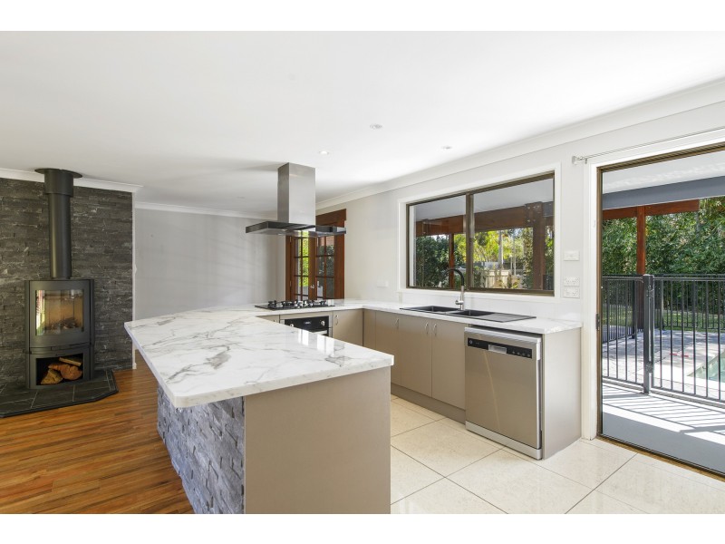 10 Banjora Place, Lake Cathie NSW 2445