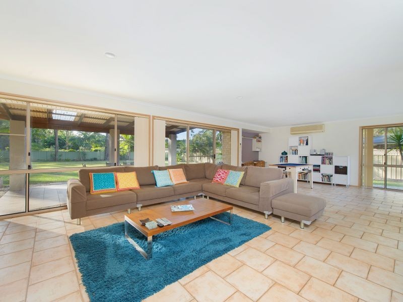 4 Grevillea Court, Lake Cathie NSW 2445