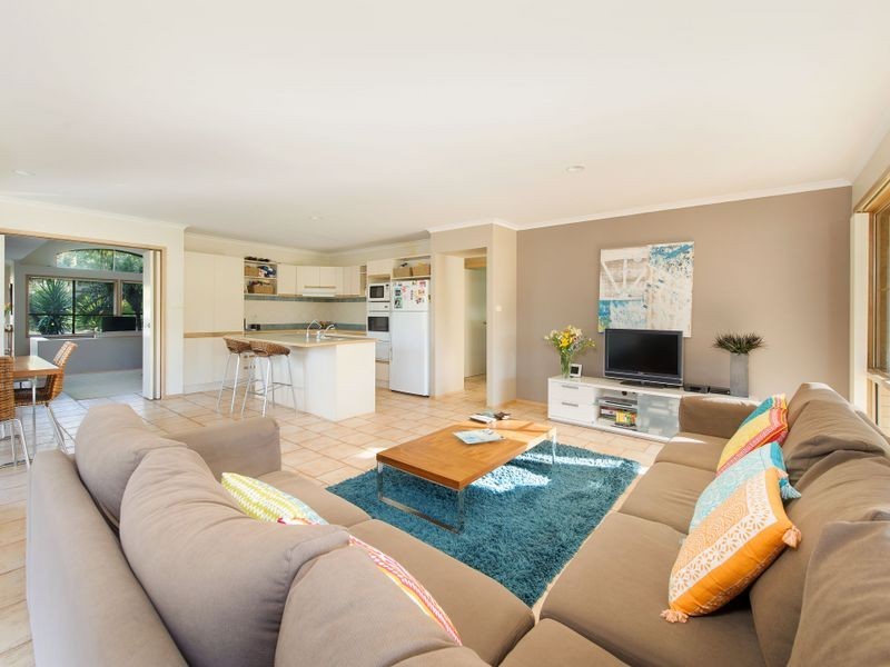 4 Grevillea Court, Lake Cathie NSW 2445