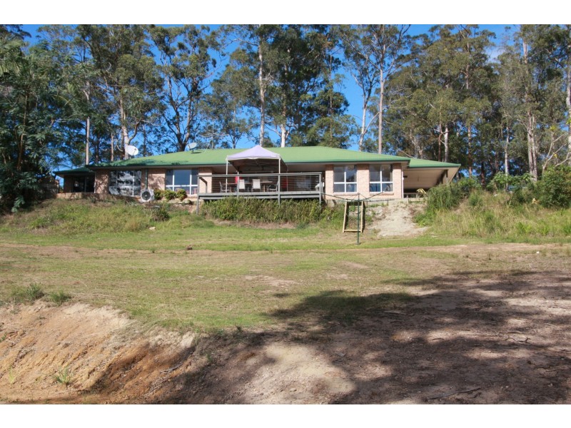 16 Tall Timbers, Lake Innes NSW 2446
