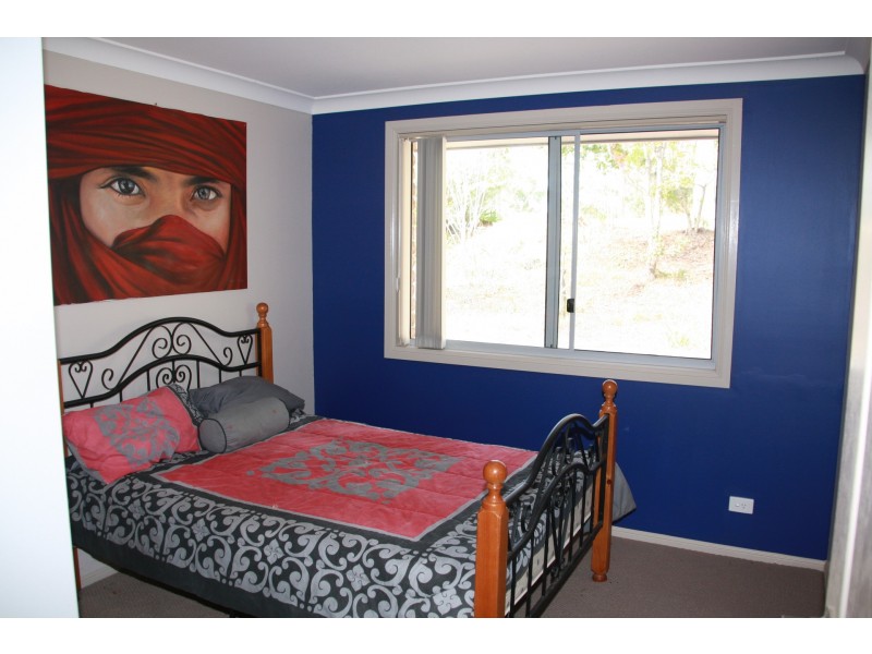 16 Tall Timbers, Lake Innes NSW 2446