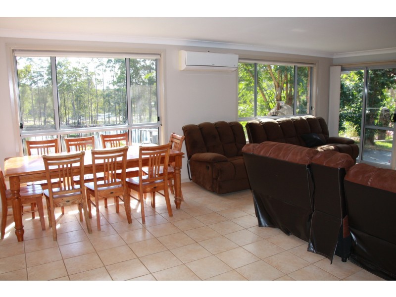 16 Tall Timbers, Lake Innes NSW 2446