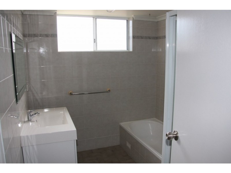 2/10 Oxley Crescent, Port Macquarie NSW 2444