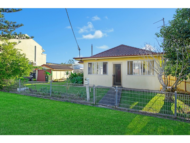 1 Golf Street, Port Macquarie NSW 2444