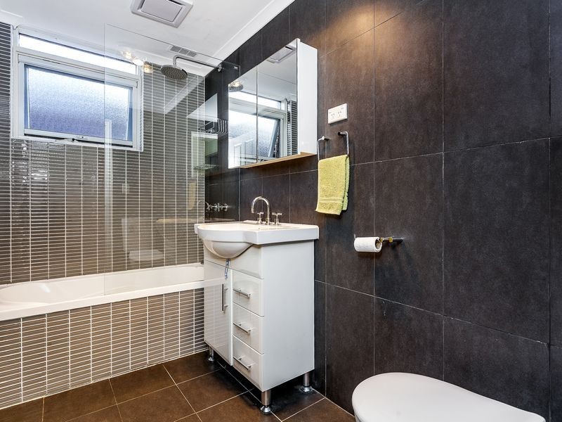 12/9 Bank Street, Meadowbank NSW 2114