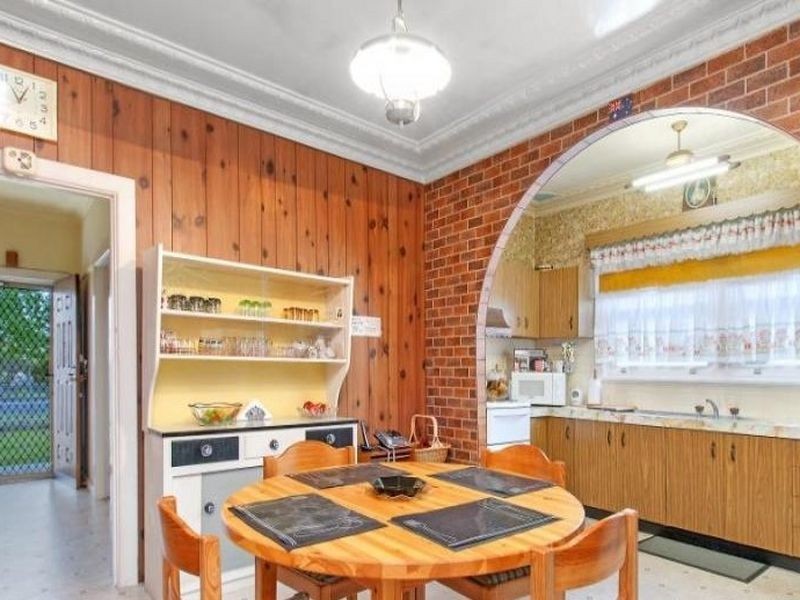 8 Hilltop Road, Merrylands NSW 2160