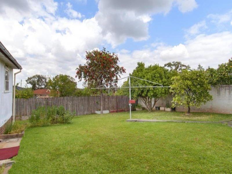 8 Hilltop Road, Merrylands NSW 2160