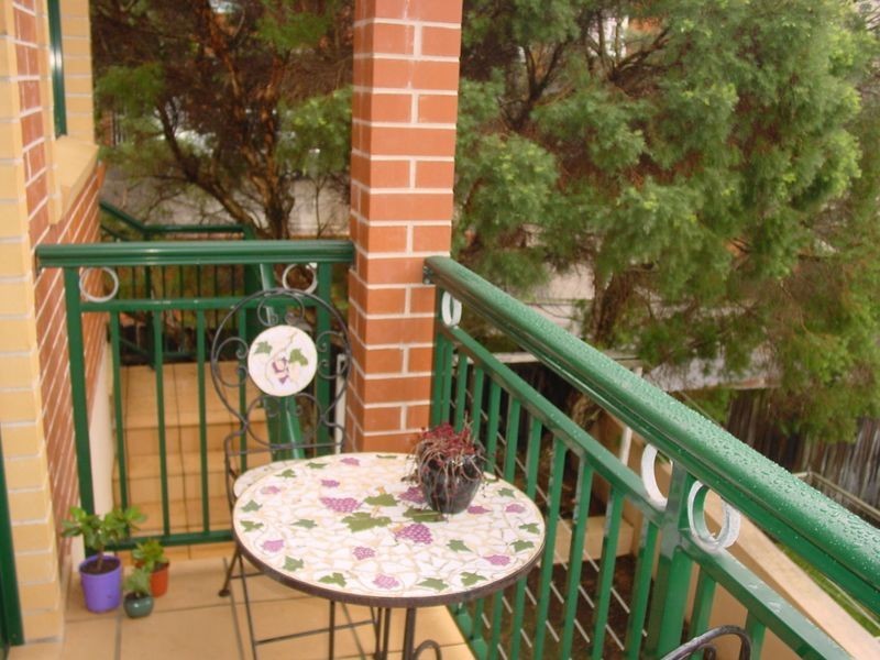 2/2 Gowrie Street, Ryde NSW 2112