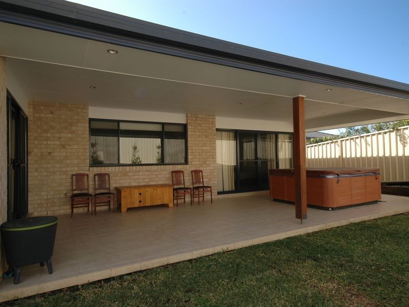 12 Rainbow Beach Drive, Bonny Hills NSW 2445